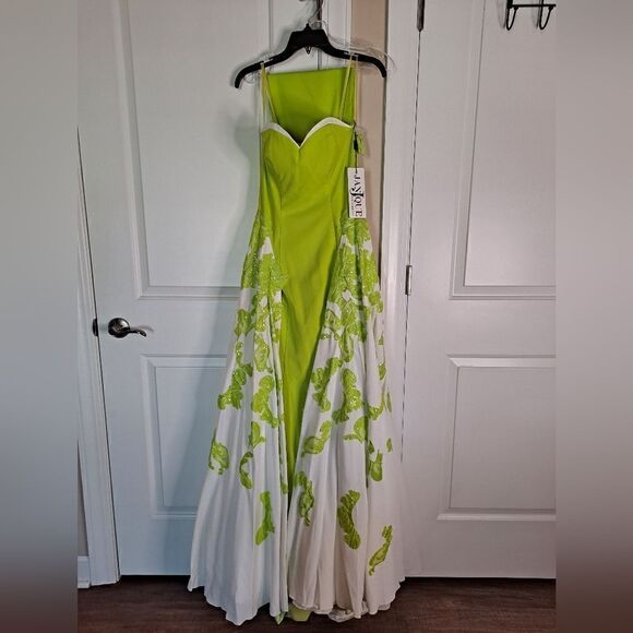 Janique Gown W1376 Size 2 Chartreuse/Ivory - Picture 1 of 8